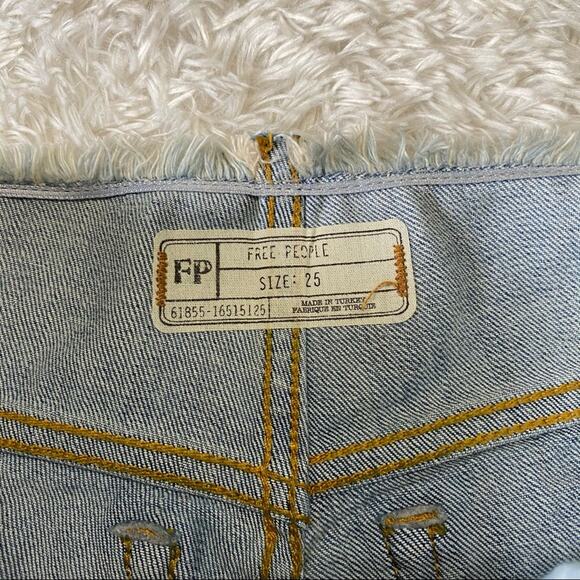 Free People NWT The Cropped Bootcut Bleached Size 25 - Picture 7 of 11